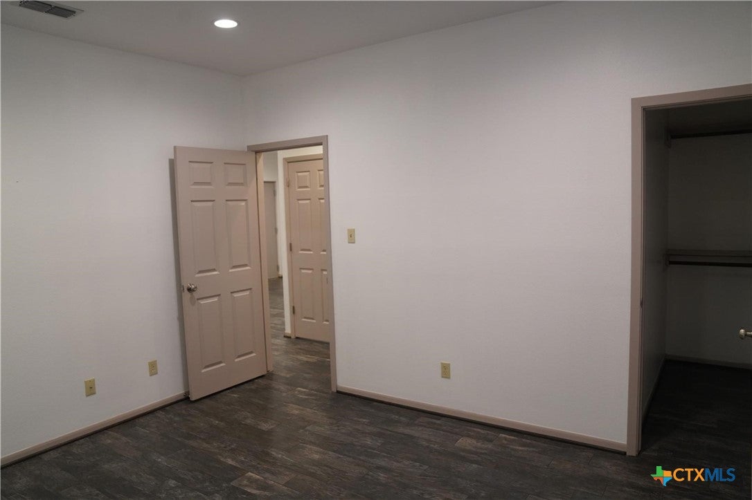 Sheridan, Texas, 77475, United States, 8 Bedrooms Bedrooms, ,5 BathroomsBathrooms,Residential,Active,1960171