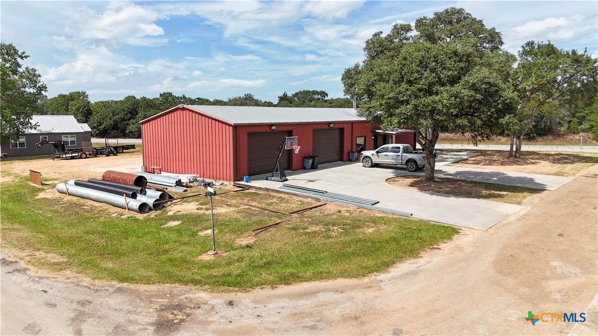 Sheridan, Texas, 77475, United States, 8 Bedrooms Bedrooms, ,5 BathroomsBathrooms,Residential,Active,1960171