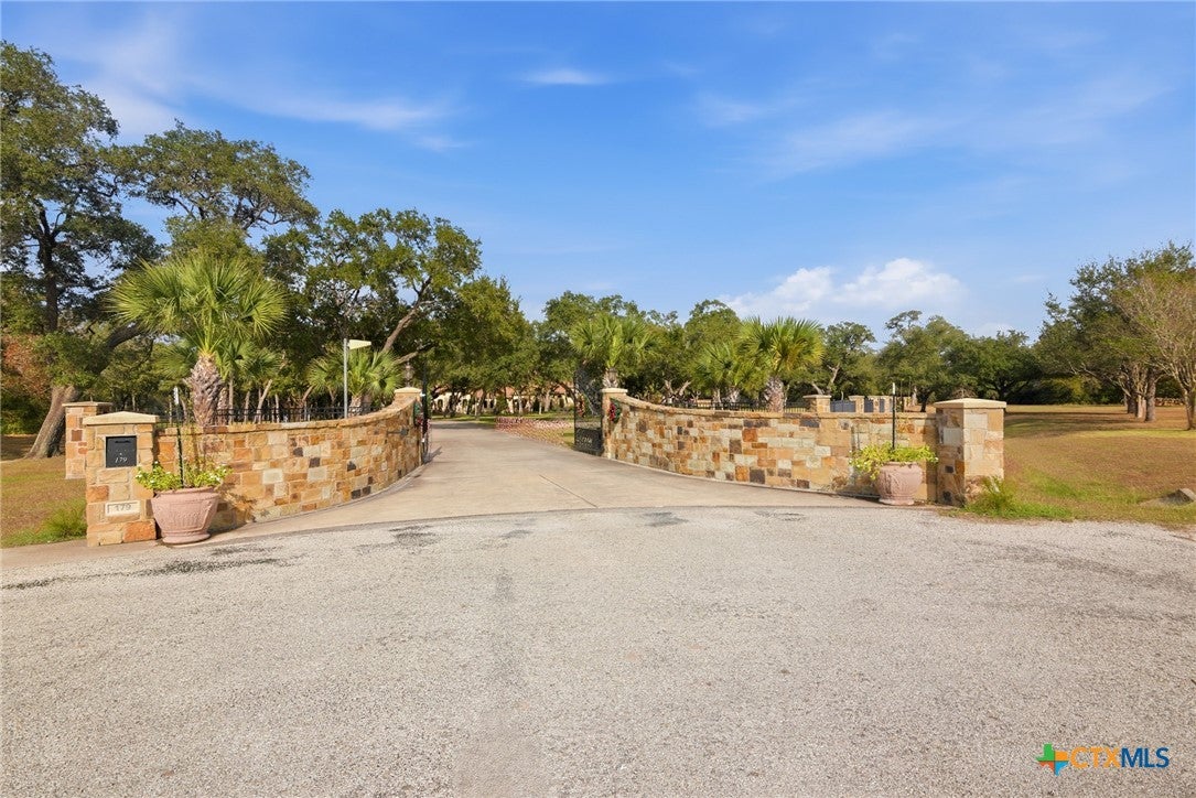 Inez, Texas, 77968, United States, 5 Bedrooms Bedrooms, ,6 BathroomsBathrooms,Residential,Active,1999904