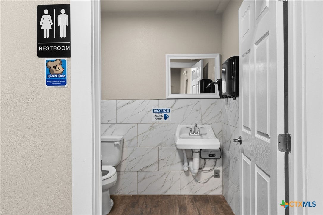 Kempner, Texas, 76539, United States, 5 Bedrooms Bedrooms, ,5 BathroomsBathrooms,Residential,Active,1898012