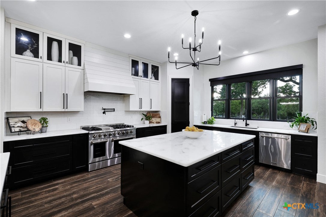 New Braunfels, Texas, 78132, United States, 4 Bedrooms Bedrooms, ,4 BathroomsBathrooms,Residential,Active,1929781