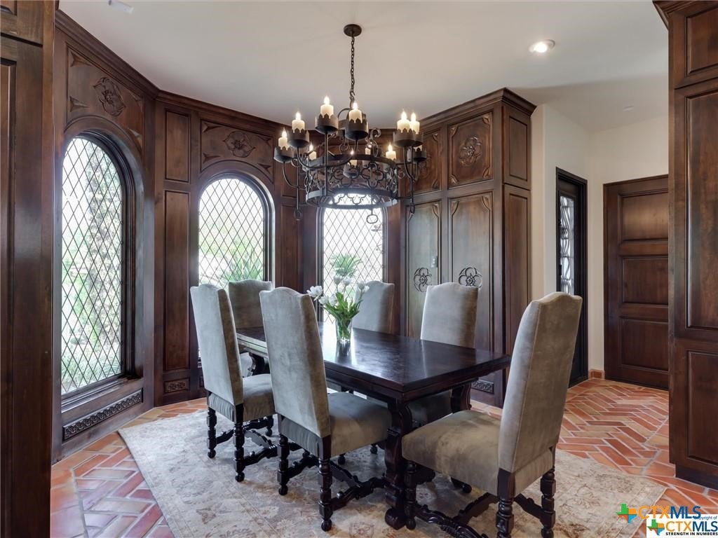 Victoria, Texas, 77904, United States, 5 Bedrooms Bedrooms, ,8 BathroomsBathrooms,Residential,Active,1912815