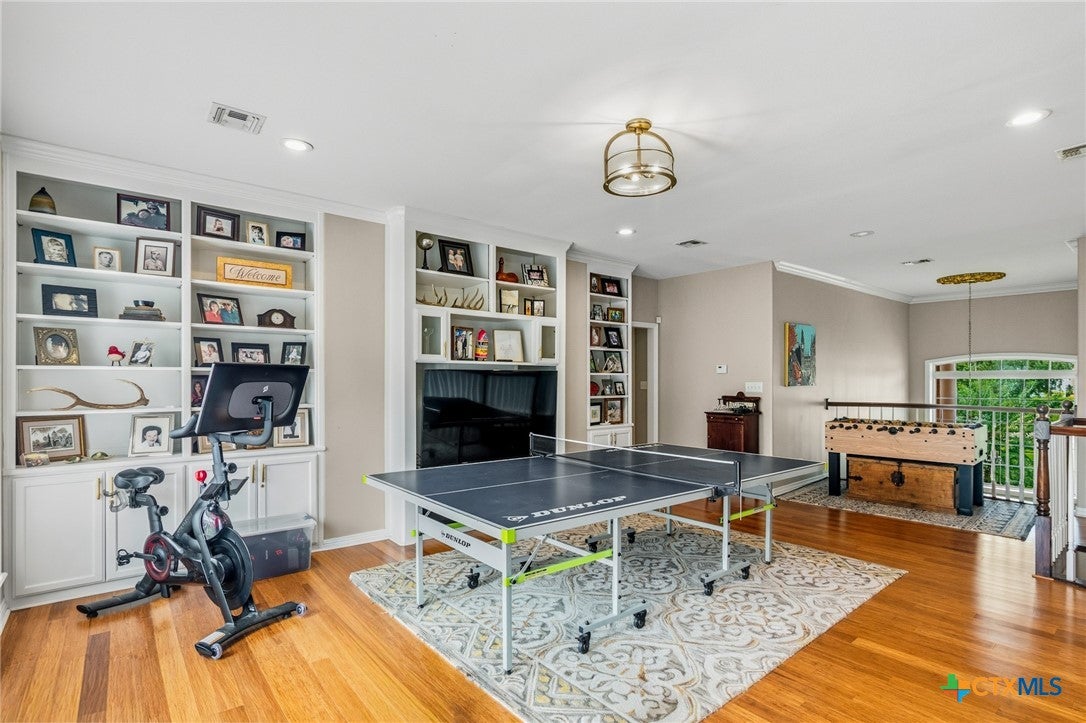 Victoria, Texas, 77904, United States, 5 Bedrooms Bedrooms, ,5 BathroomsBathrooms,Residential,Active,1961924