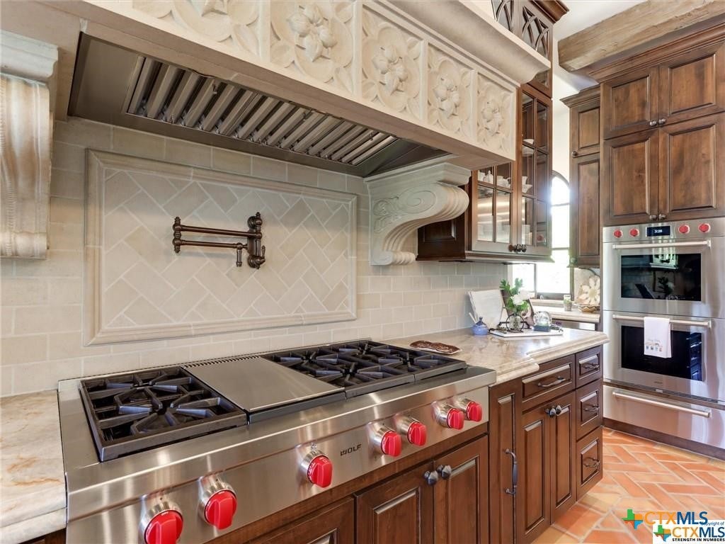 Victoria, Texas, 77904, United States, 5 Bedrooms Bedrooms, ,8 BathroomsBathrooms,Residential,Active,1912815