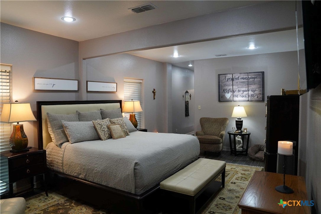 Sheridan, Texas, 77475, United States, 8 Bedrooms Bedrooms, ,5 BathroomsBathrooms,Residential,Active,1960171