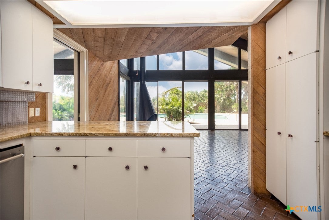 Port O'Connor, Texas, 77982, United States, 3 Bedrooms Bedrooms, ,4 BathroomsBathrooms,Residential,Active,1853617