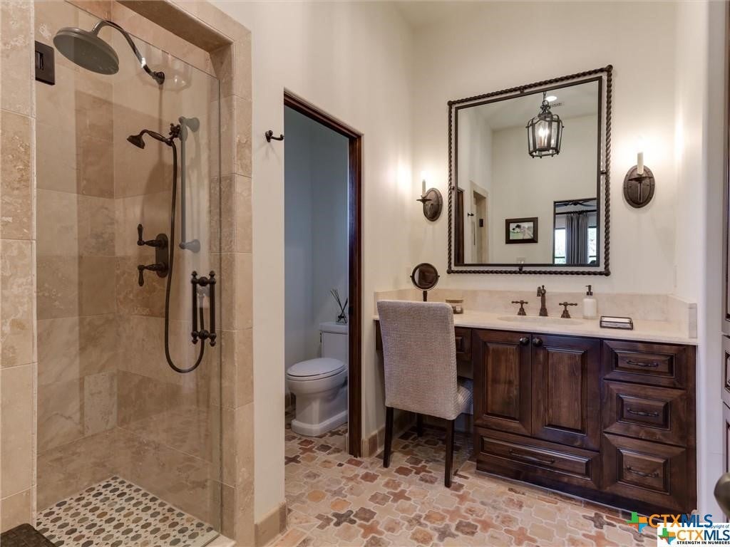 Victoria, Texas, 77904, United States, 5 Bedrooms Bedrooms, ,8 BathroomsBathrooms,Residential,Active,1912815