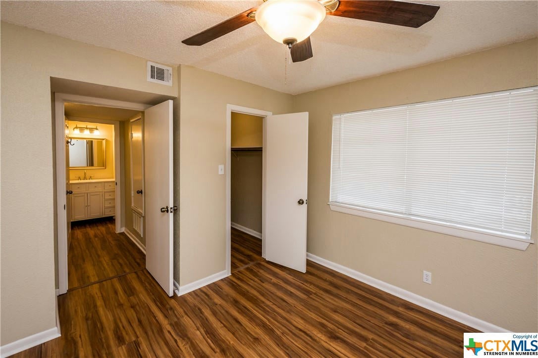 Victoria, Texas, 77901, United States, ,Residential,Active,1702298