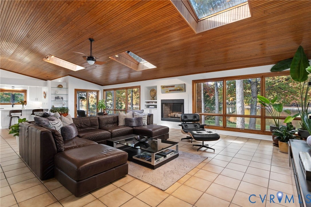 Henrico, Virginia, 23233, United States, 5 Bedrooms Bedrooms, ,5 BathroomsBathrooms,Residential,Active,1987229