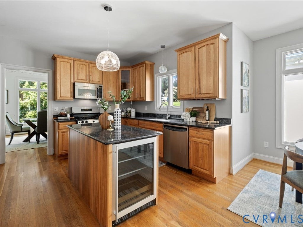 Richmond, Virginia, 23221, United States, 4 Bedrooms Bedrooms, ,5 BathroomsBathrooms,Residential,Active,1964463