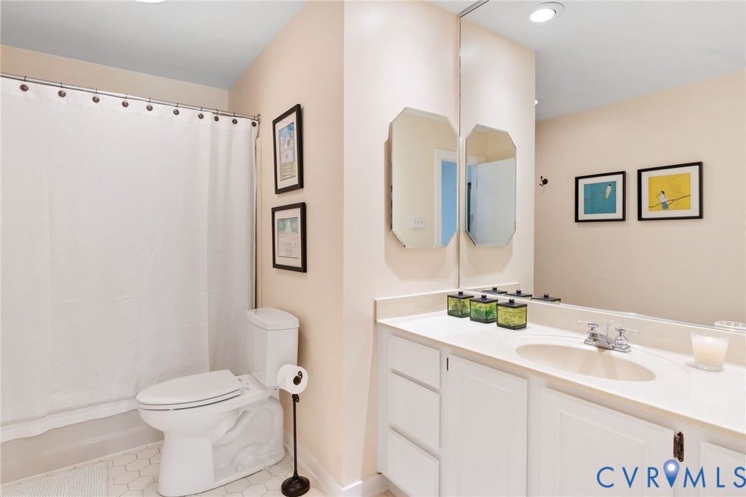 Henrico, Virginia, 23233, United States, 5 Bedrooms Bedrooms, ,5 BathroomsBathrooms,Residential,Active,1987229