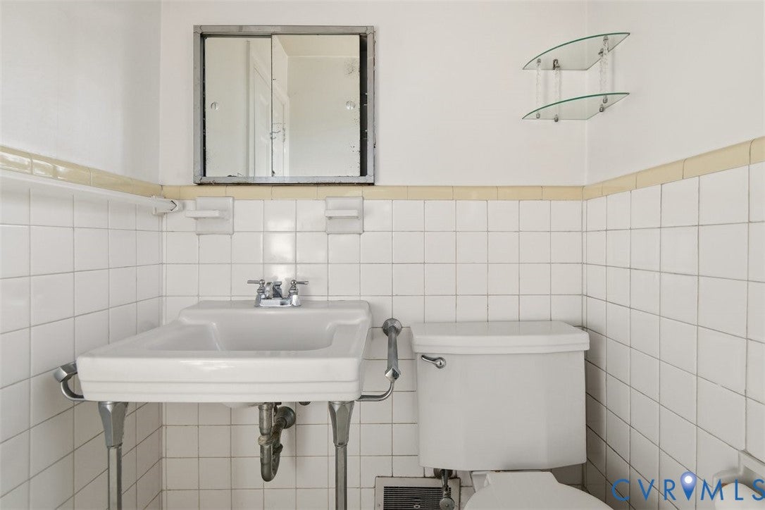 Richmond, Virginia, 23221, United States, 4 Bedrooms Bedrooms, ,4 BathroomsBathrooms,Residential,Active,2002350