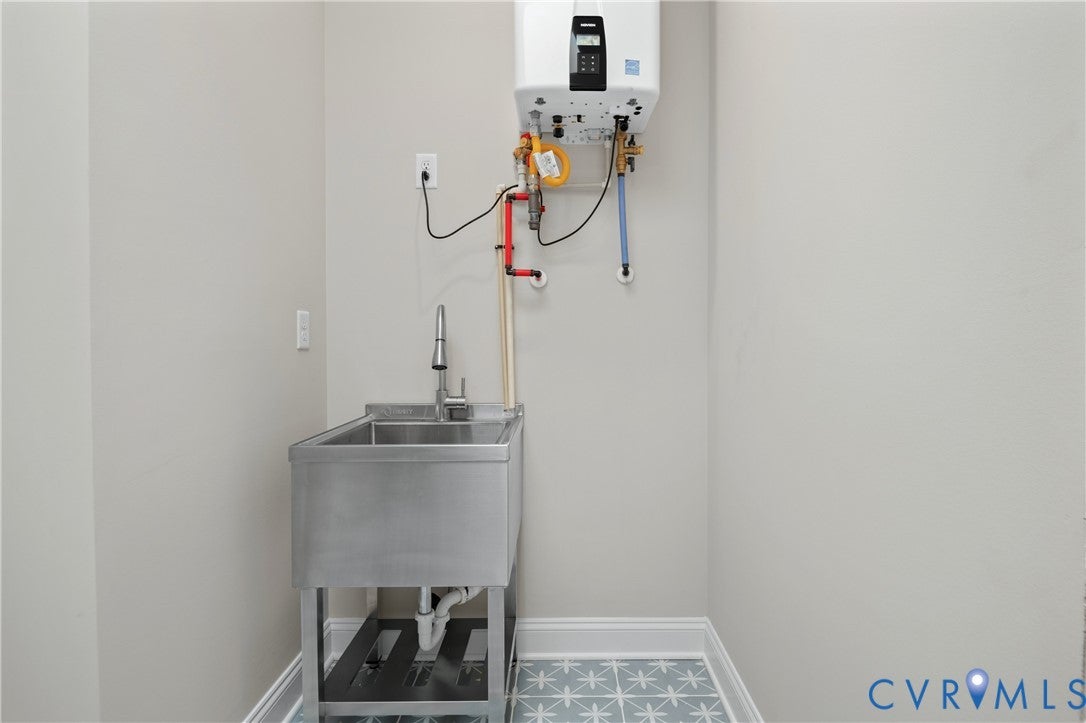 Richmond, Virginia, 23230, United States, 4 Bedrooms Bedrooms, ,5 BathroomsBathrooms,Residential,Active,2001336