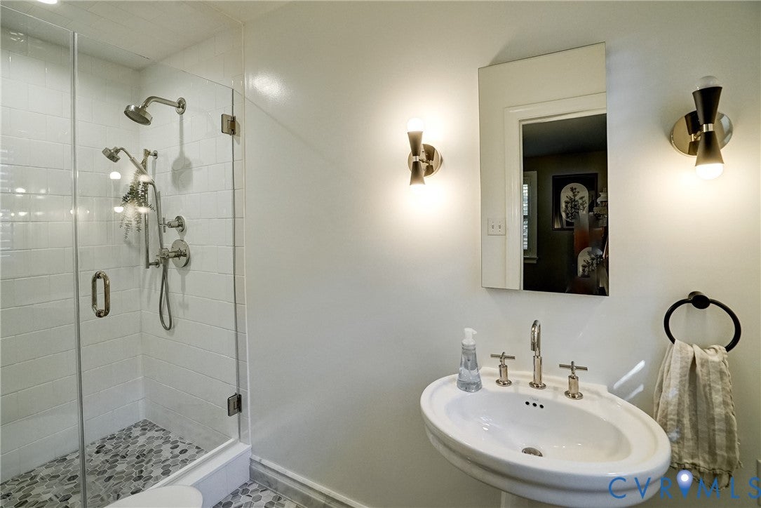 Richmond, Virginia, 23221, United States, 3 Bedrooms Bedrooms, ,3 BathroomsBathrooms,Residential,Active,1969662