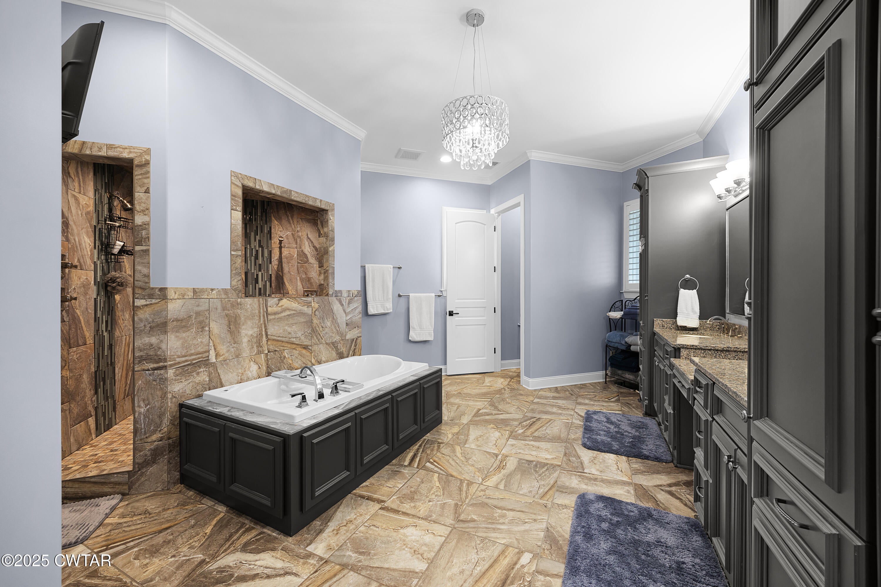 Jackson, Tennessee, 38305, United States, 5 Bedrooms Bedrooms, ,6 BathroomsBathrooms,Residential,Active,1933718