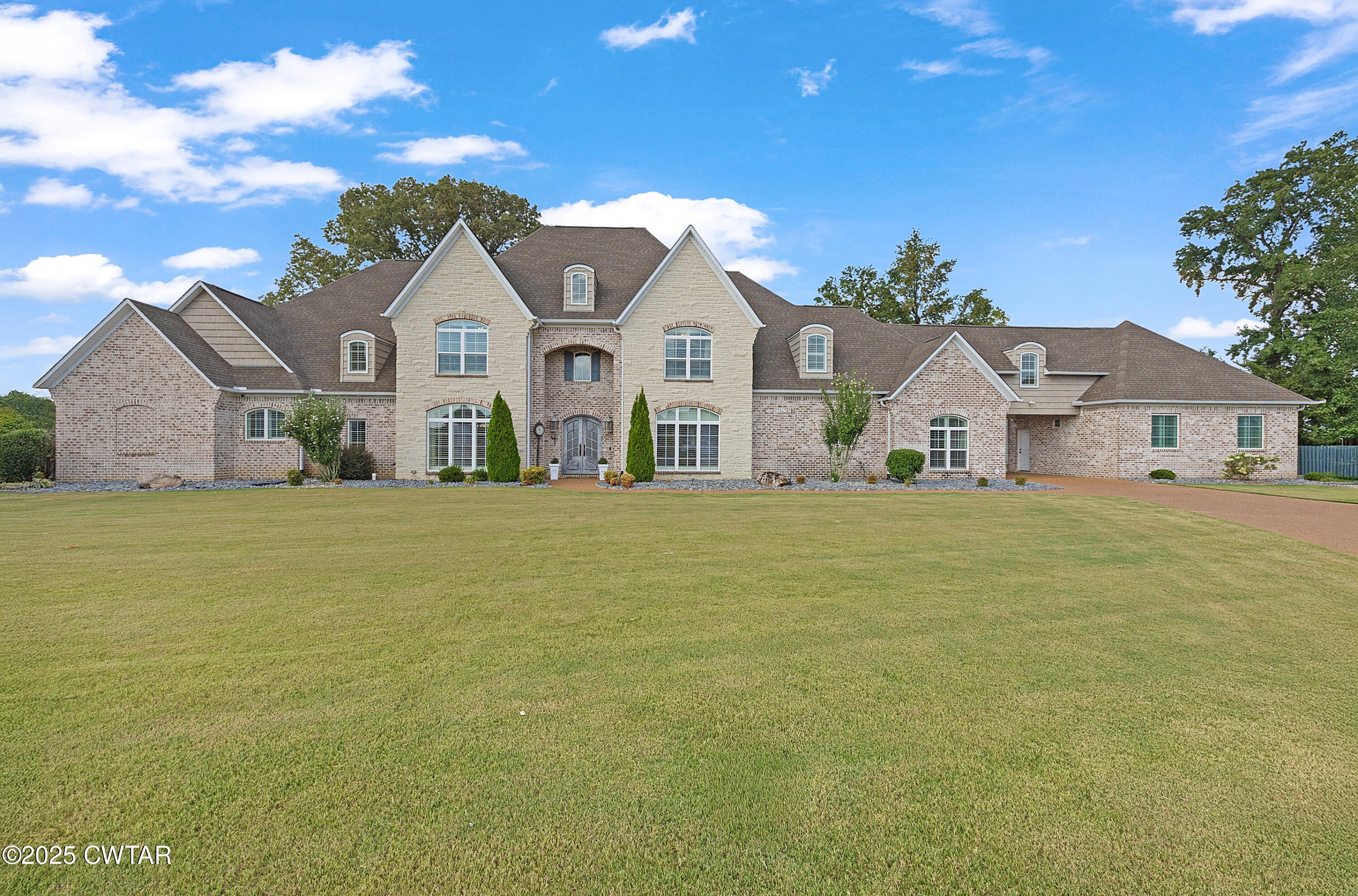 Jackson, Tennessee, 38305, United States, 5 Bedrooms Bedrooms, ,6 BathroomsBathrooms,Residential,Active,1933718