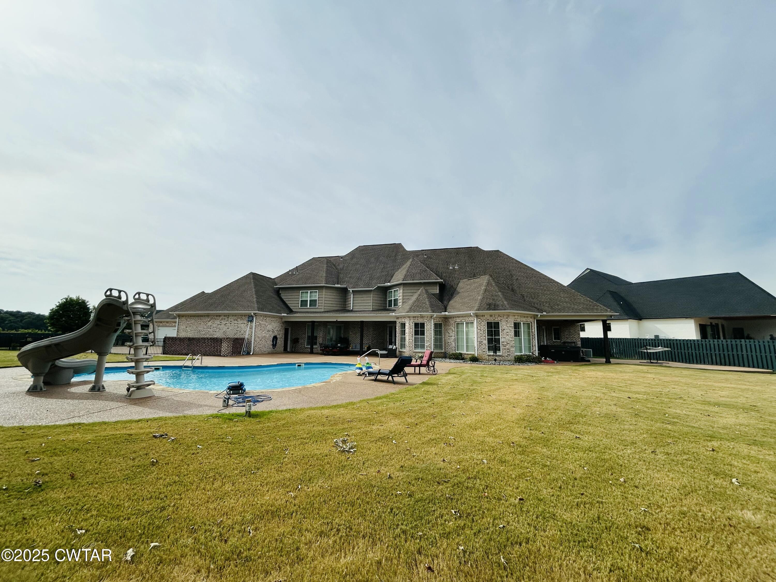 Jackson, Tennessee, 38305, United States, 5 Bedrooms Bedrooms, ,6 BathroomsBathrooms,Residential,Active,1933718