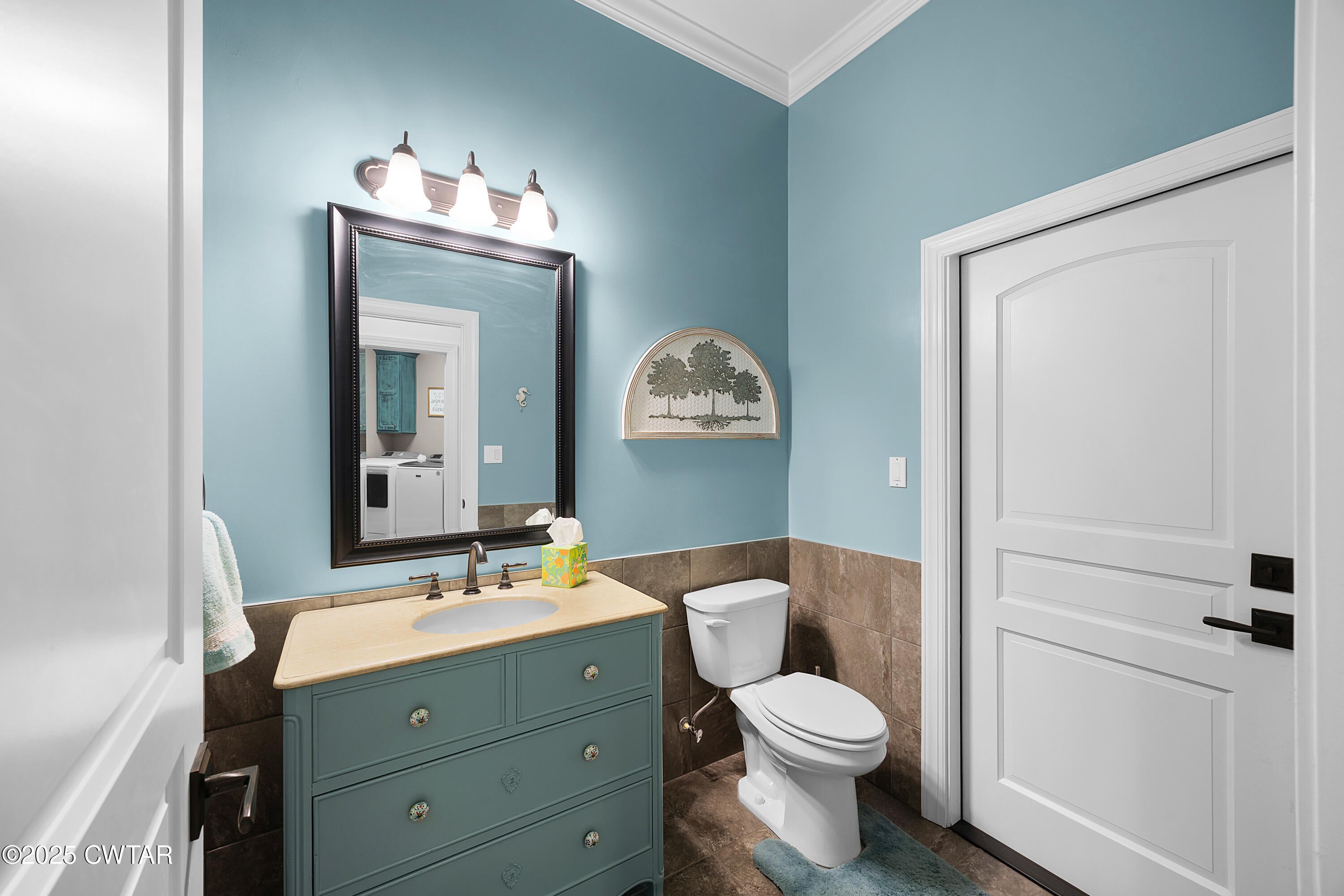 Jackson, Tennessee, 38305, United States, 5 Bedrooms Bedrooms, ,6 BathroomsBathrooms,Residential,Active,1933718