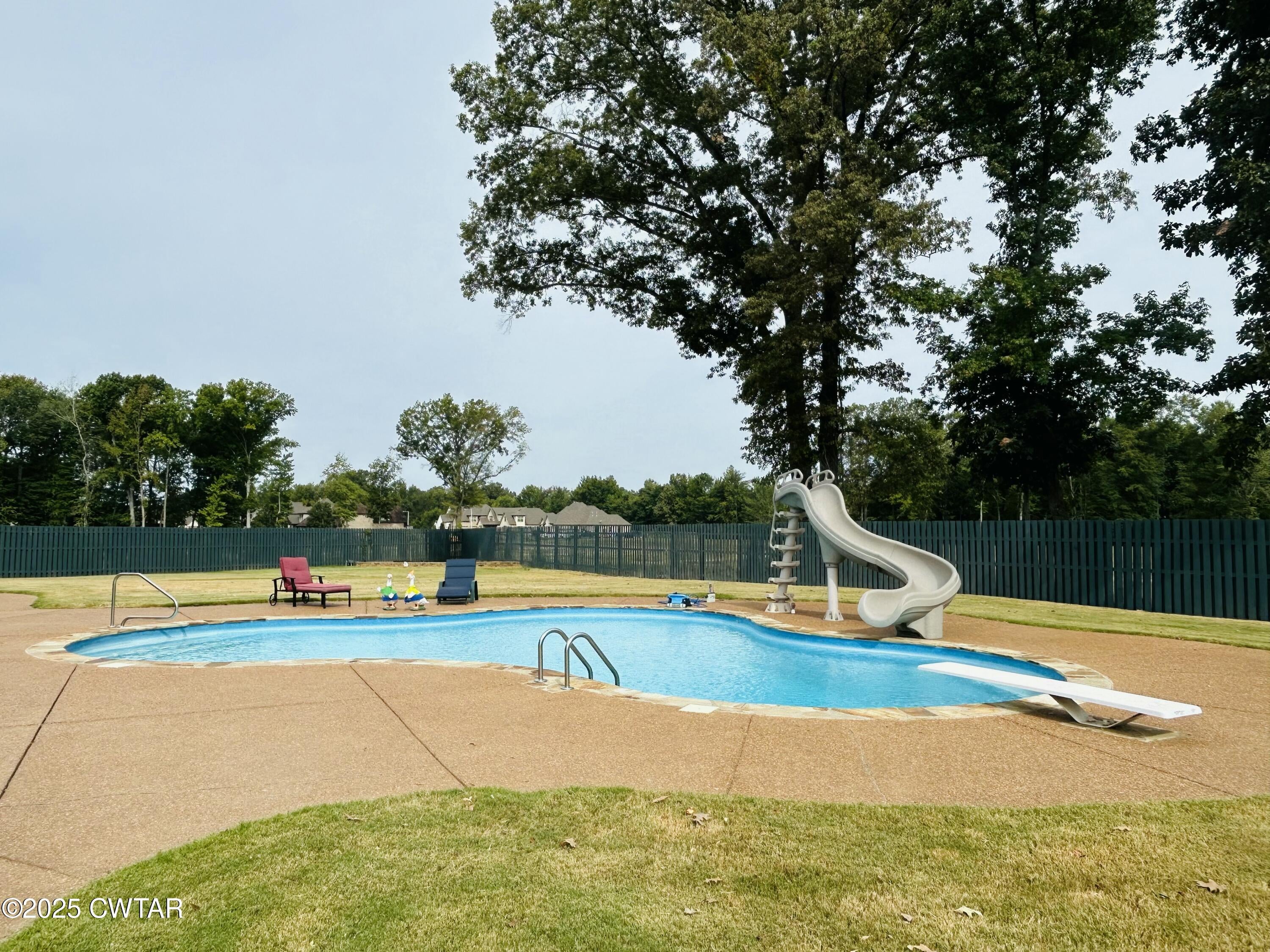 Jackson, Tennessee, 38305, United States, 5 Bedrooms Bedrooms, ,6 BathroomsBathrooms,Residential,Active,1933718