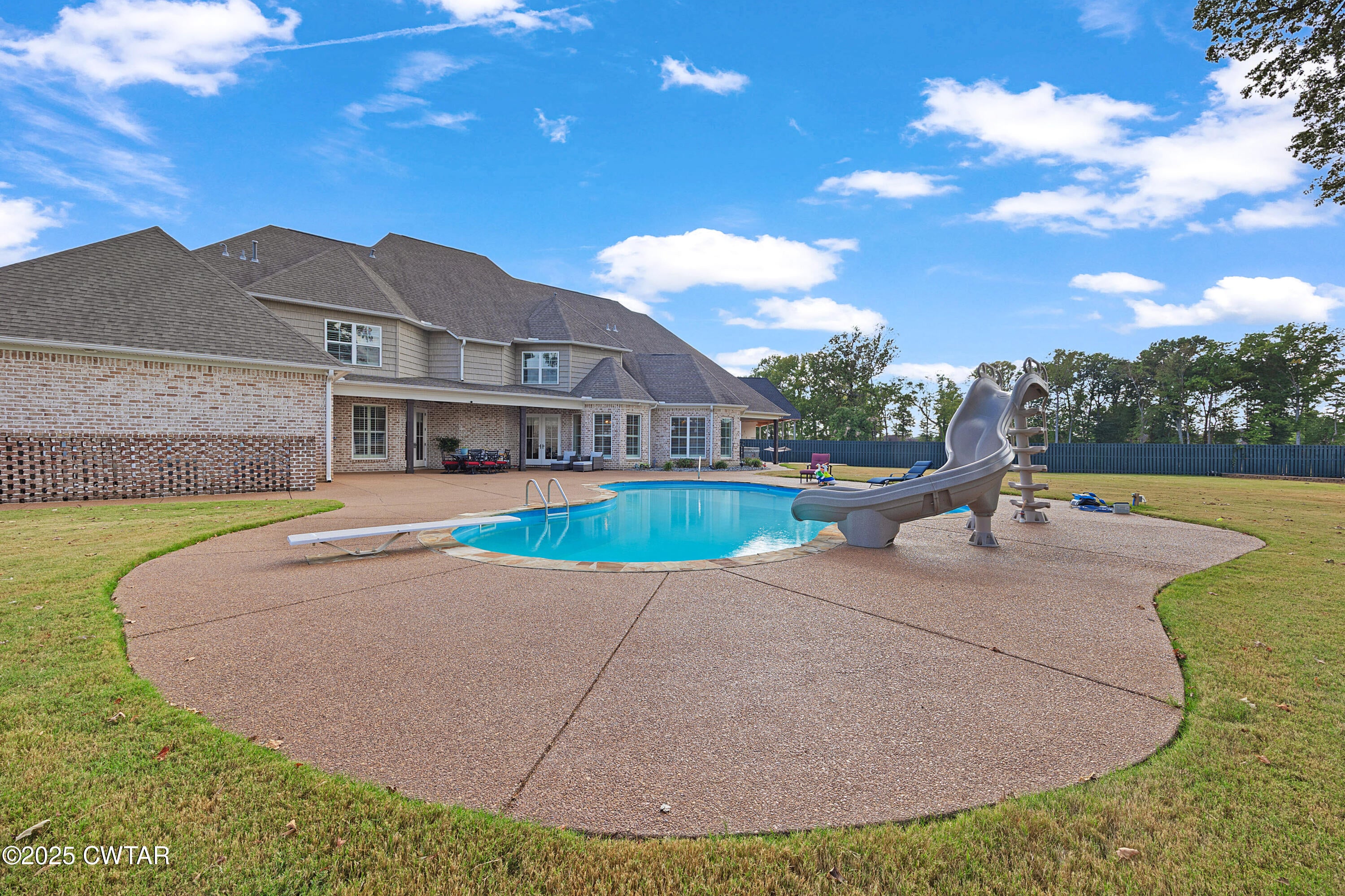 Jackson, Tennessee, 38305, United States, 5 Bedrooms Bedrooms, ,6 BathroomsBathrooms,Residential,Active,1933718