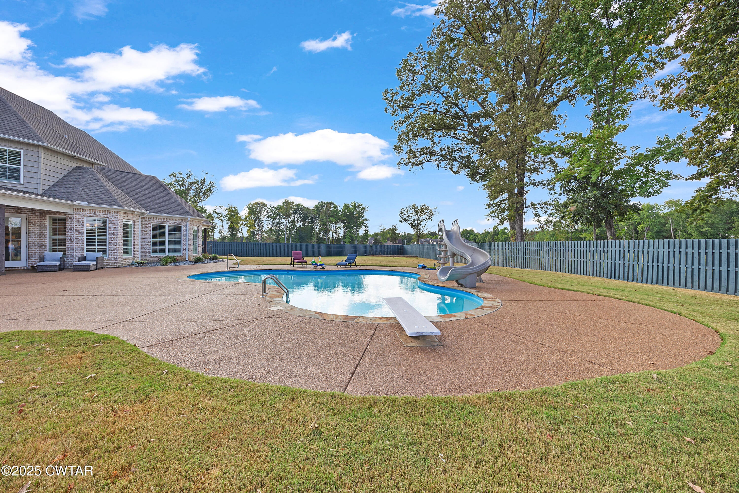 Jackson, Tennessee, 38305, United States, 5 Bedrooms Bedrooms, ,6 BathroomsBathrooms,Residential,Active,1933718