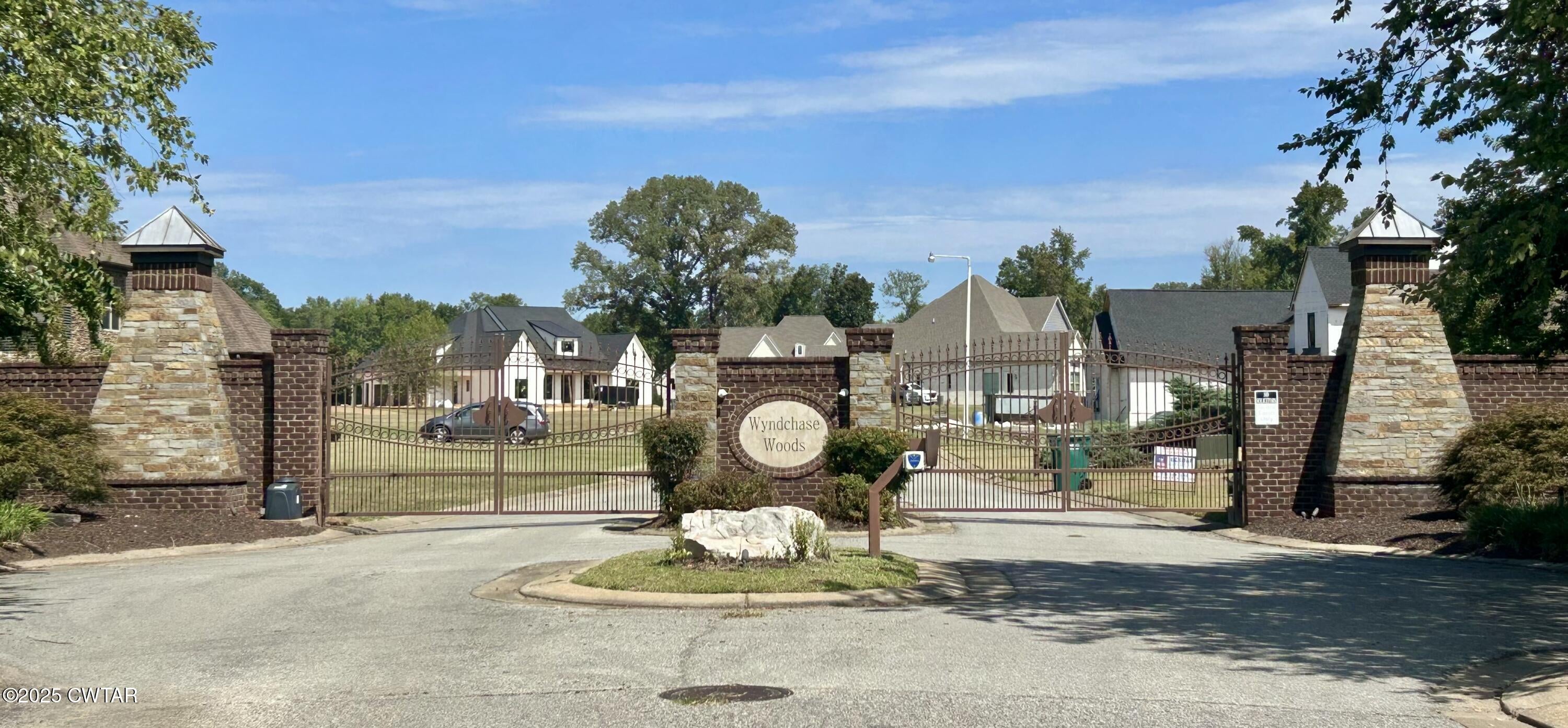 Jackson, Tennessee, 38305, United States, 5 Bedrooms Bedrooms, ,6 BathroomsBathrooms,Residential,Active,1933718