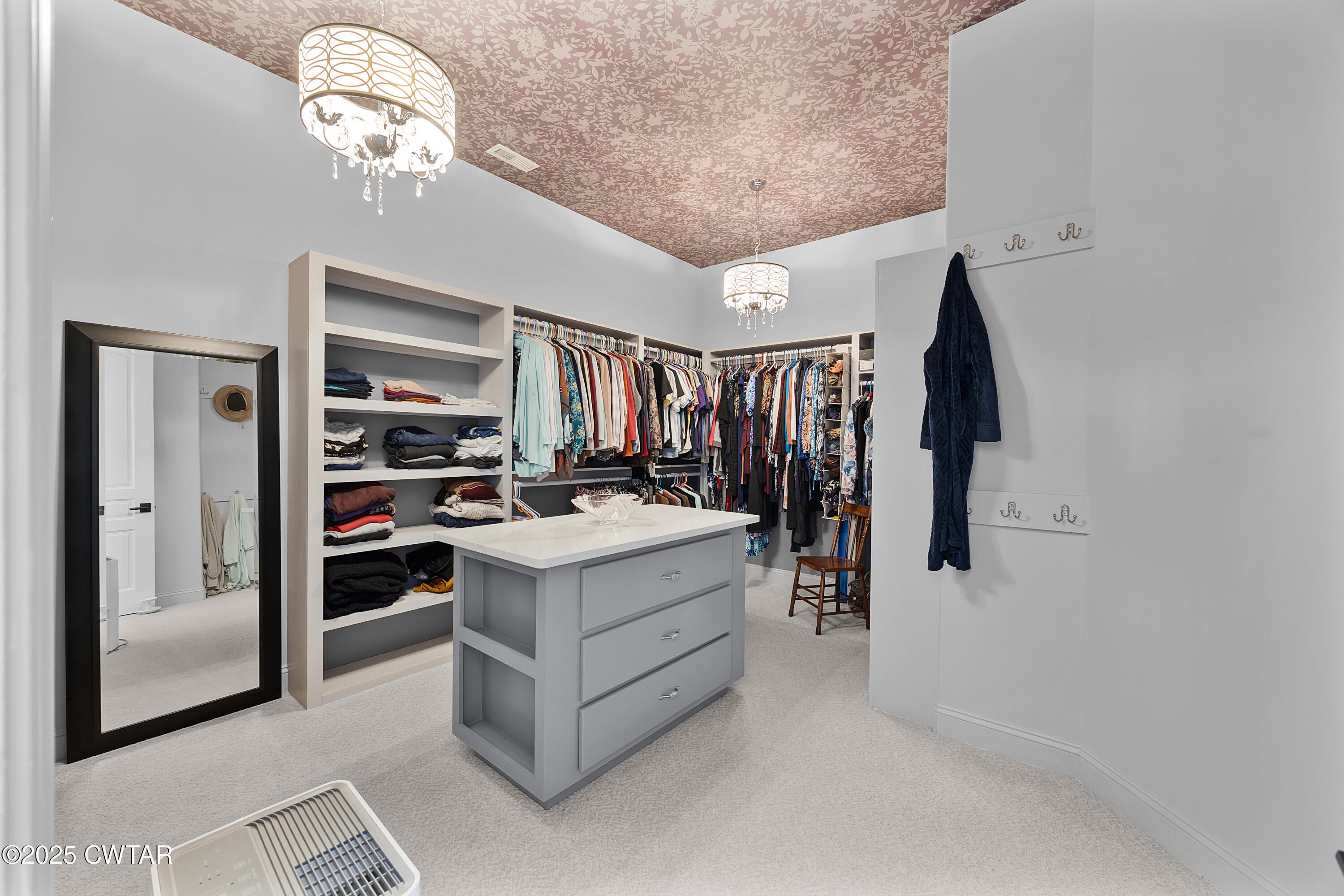 Jackson, Tennessee, 38305, United States, 5 Bedrooms Bedrooms, ,6 BathroomsBathrooms,Residential,Active,1933718