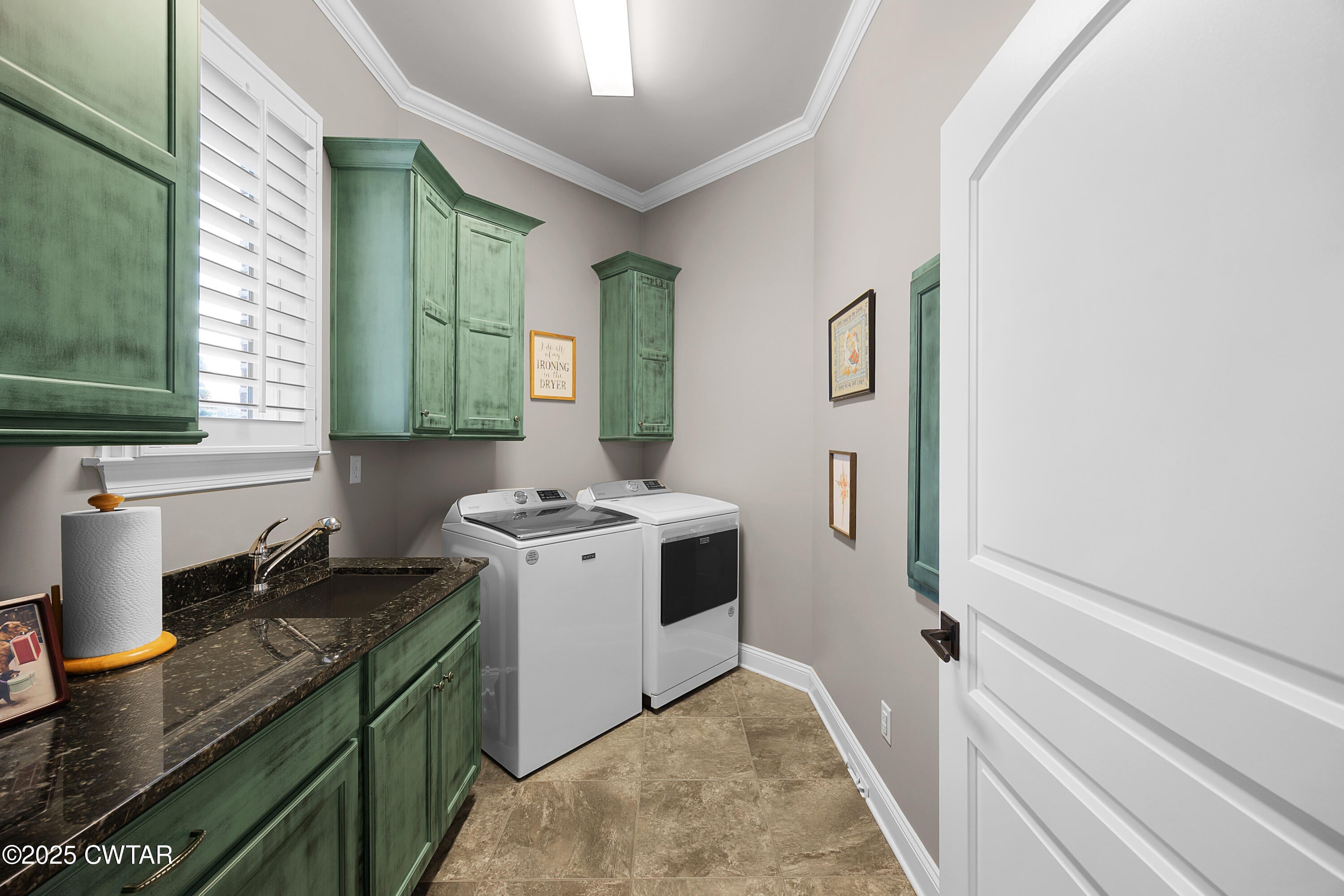 Jackson, Tennessee, 38305, United States, 5 Bedrooms Bedrooms, ,6 BathroomsBathrooms,Residential,Active,1933718