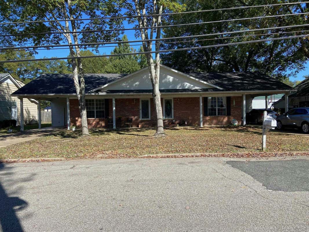 255 A & B SECOND STREET, HENDERSON, TN 38340, photo 1 of 12