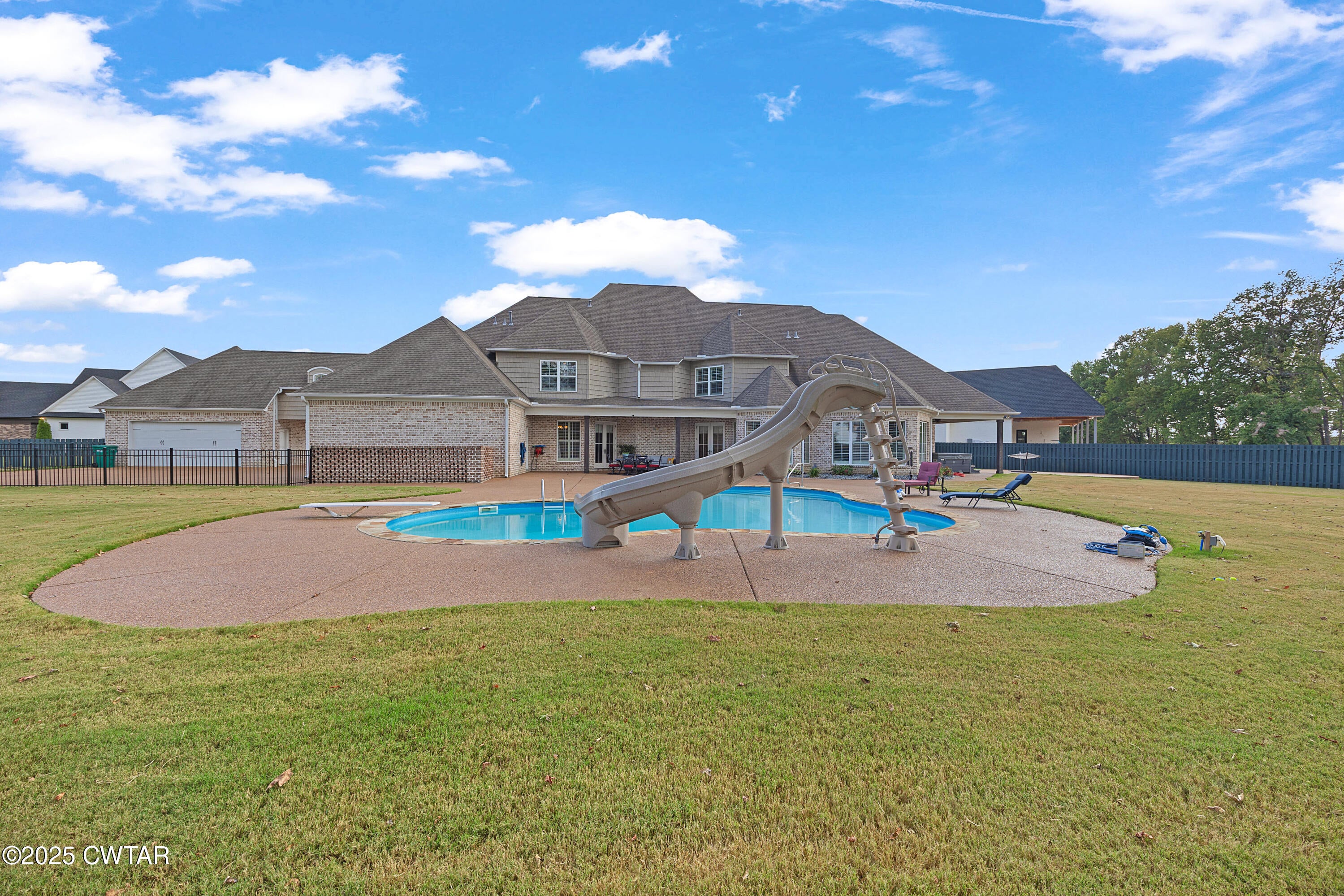 Jackson, Tennessee, 38305, United States, 5 Bedrooms Bedrooms, ,6 BathroomsBathrooms,Residential,Active,1933718