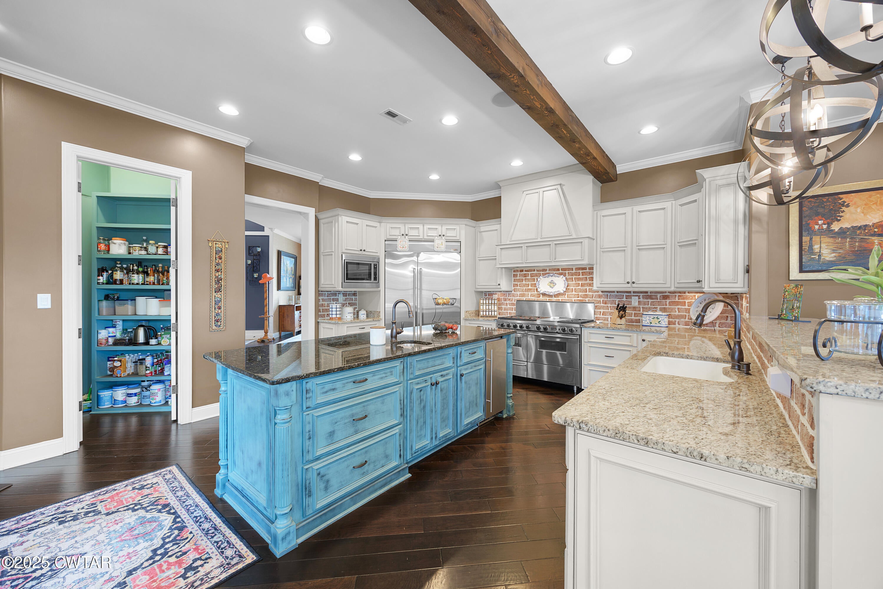 Jackson, Tennessee, 38305, United States, 5 Bedrooms Bedrooms, ,6 BathroomsBathrooms,Residential,Active,1933718