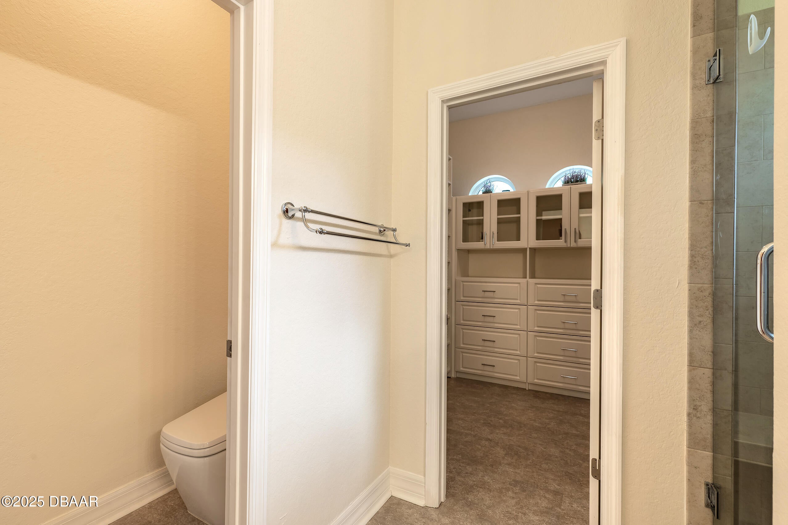 Daytona Beach, Florida, 32124, United States, 5 Bedrooms Bedrooms, ,4 BathroomsBathrooms,Residential,Active,1942402