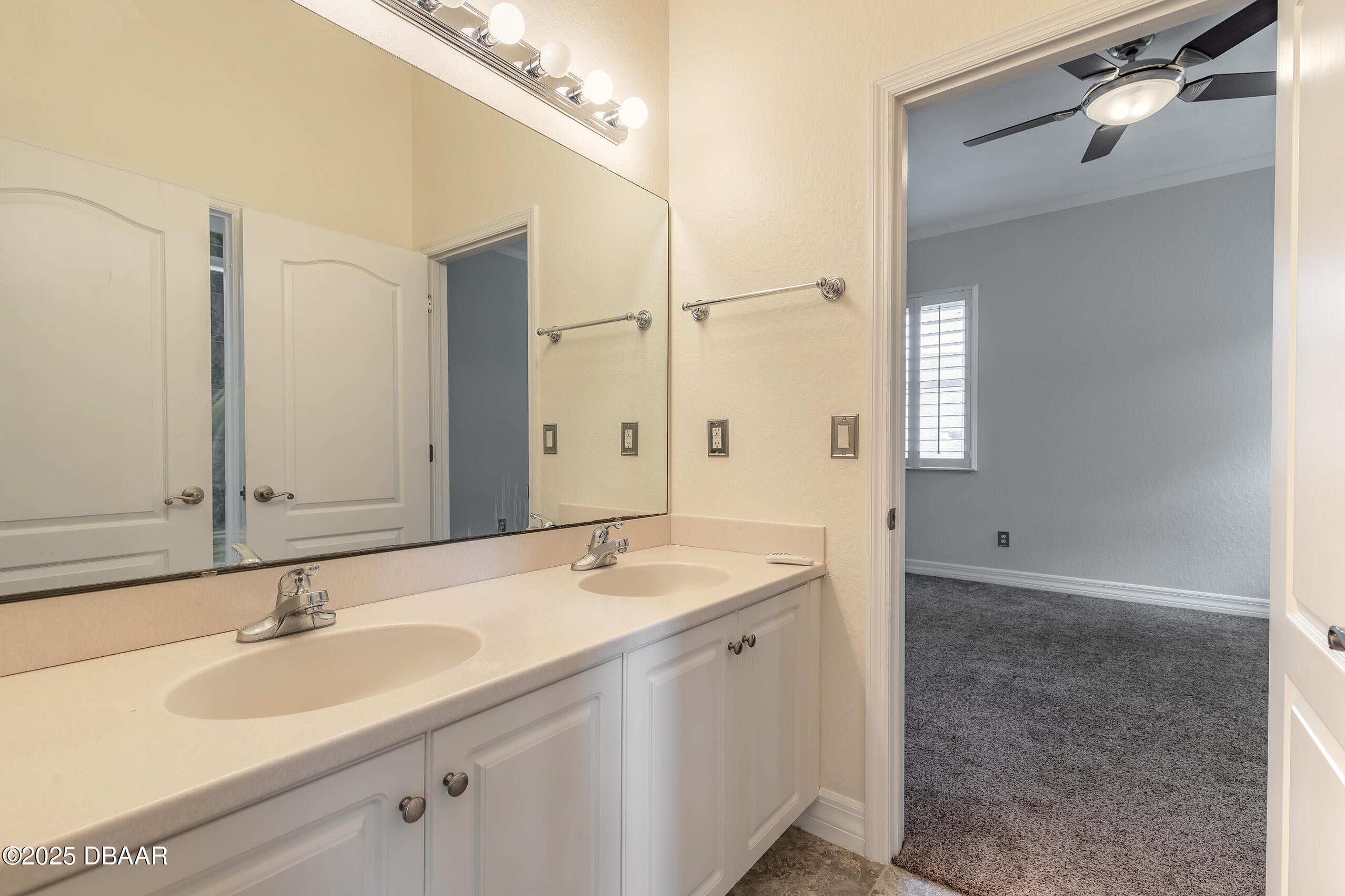 Daytona Beach, Florida, 32124, United States, 5 Bedrooms Bedrooms, ,4 BathroomsBathrooms,Residential,Active,1942402