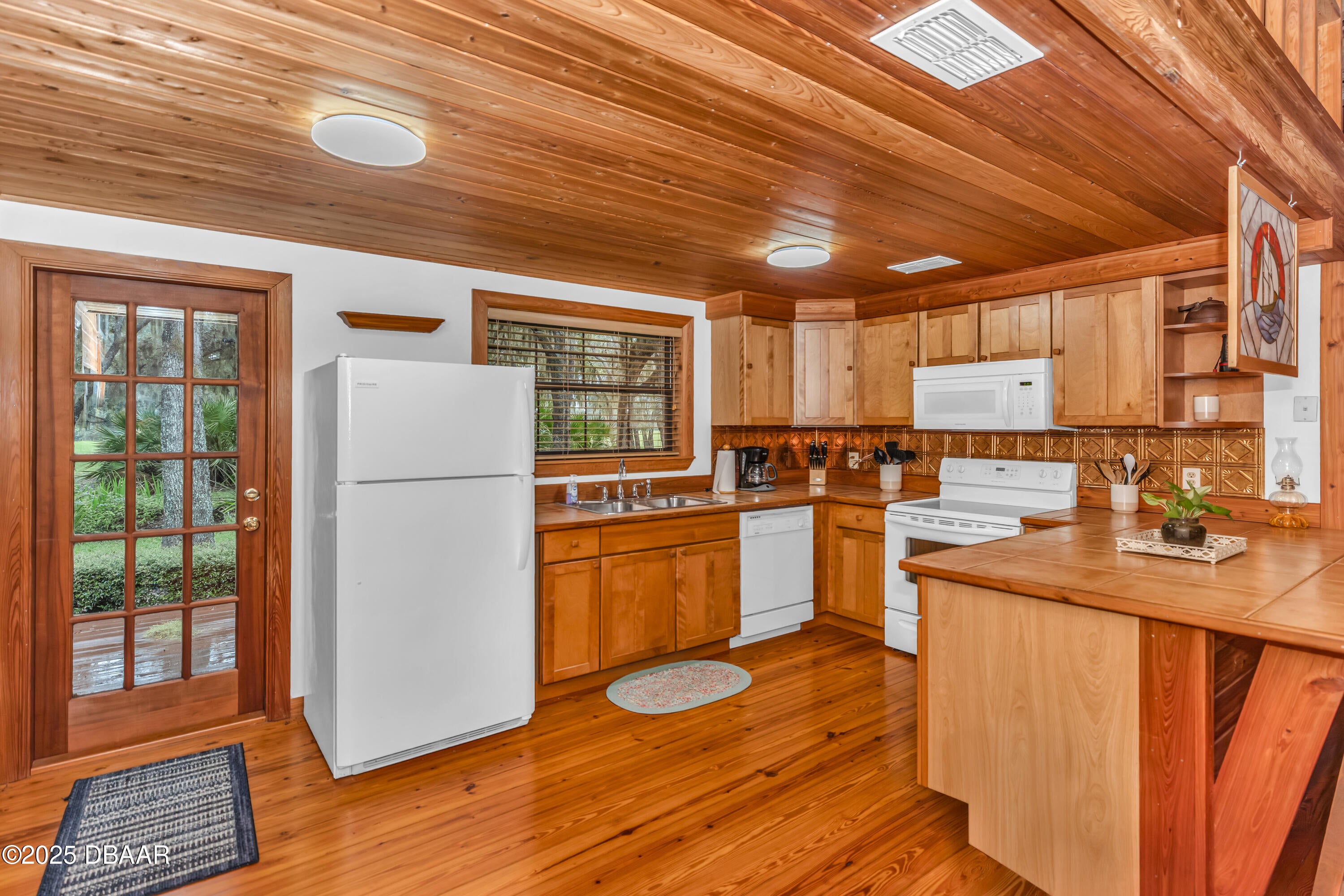 Crystal River, Florida, 34428, United States, 6 Bedrooms Bedrooms, ,5 BathroomsBathrooms,Residential,Active,1942404