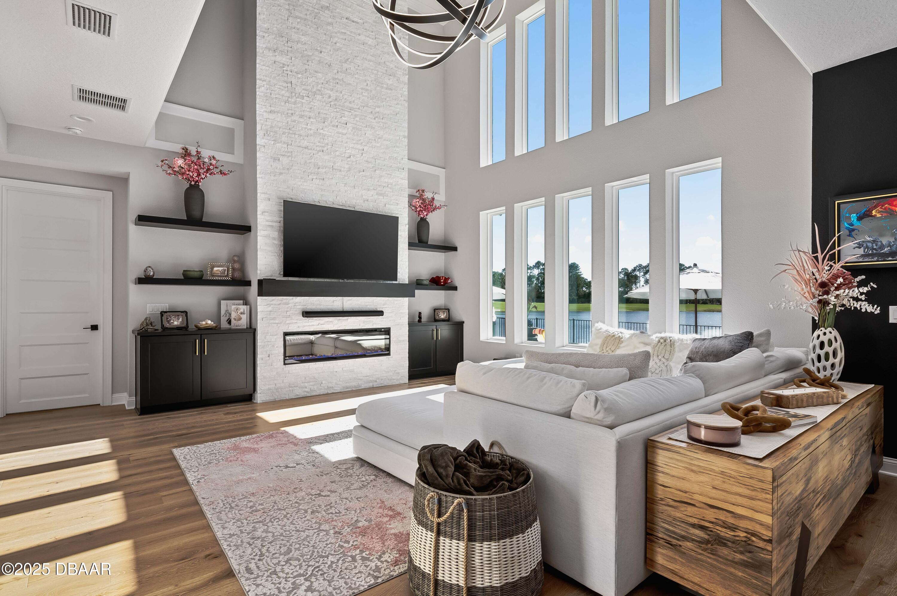 Fernandina Beach, Florida, 32034, United States, 5 Bedrooms Bedrooms, ,4 BathroomsBathrooms,Residential,Active,1920231