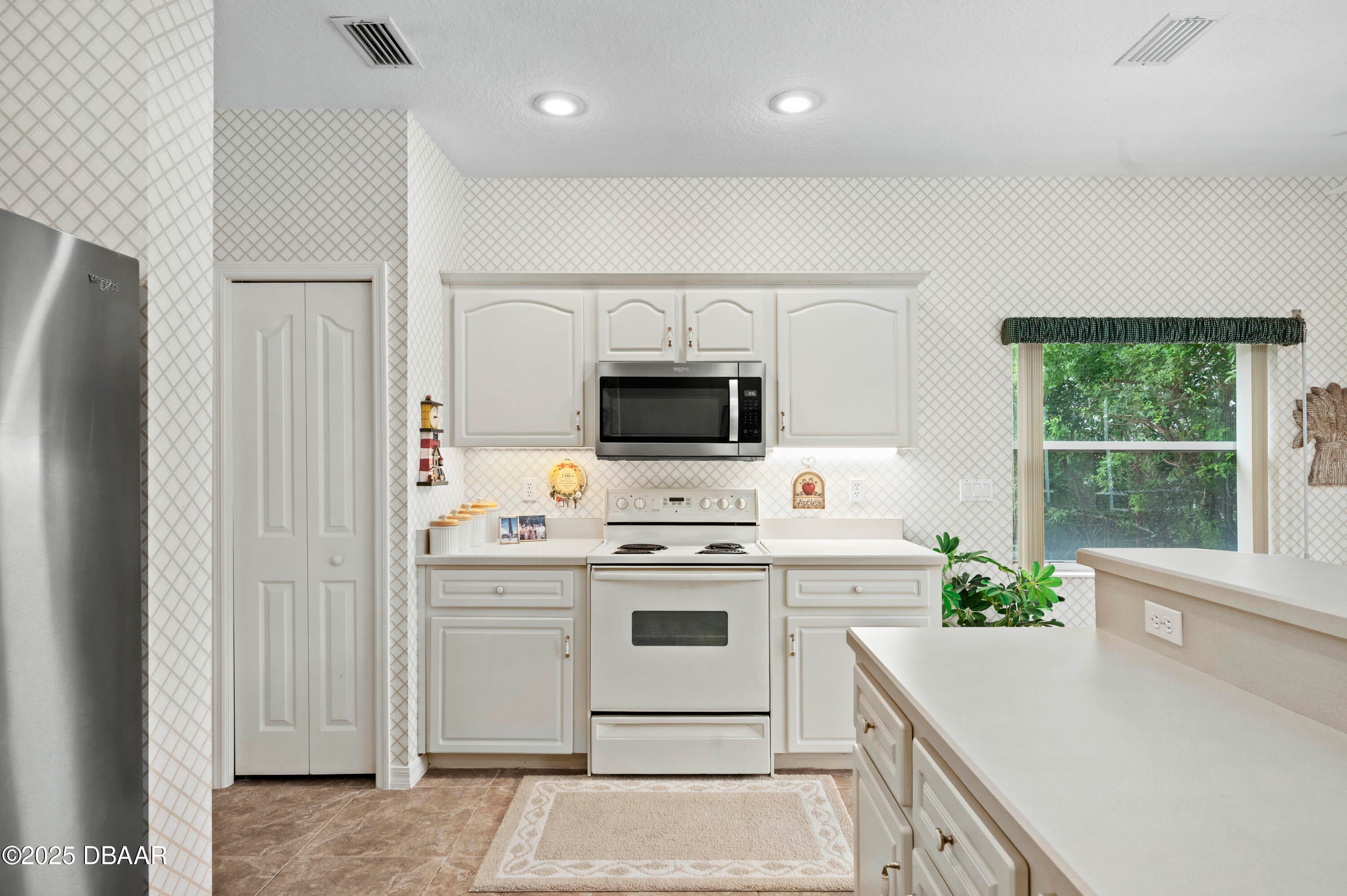 Ponce Inlet, Florida, 32127, United States, 4 Bedrooms Bedrooms, ,3 BathroomsBathrooms,Residential,Active,1967109