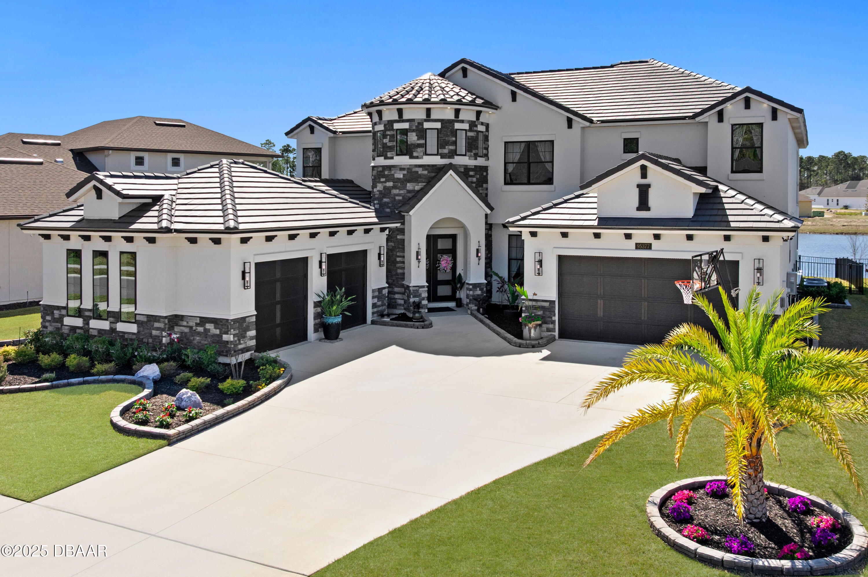 Fernandina Beach, Florida, 32034, United States, 5 Bedrooms Bedrooms, ,4 BathroomsBathrooms,Residential,Active,1920231
