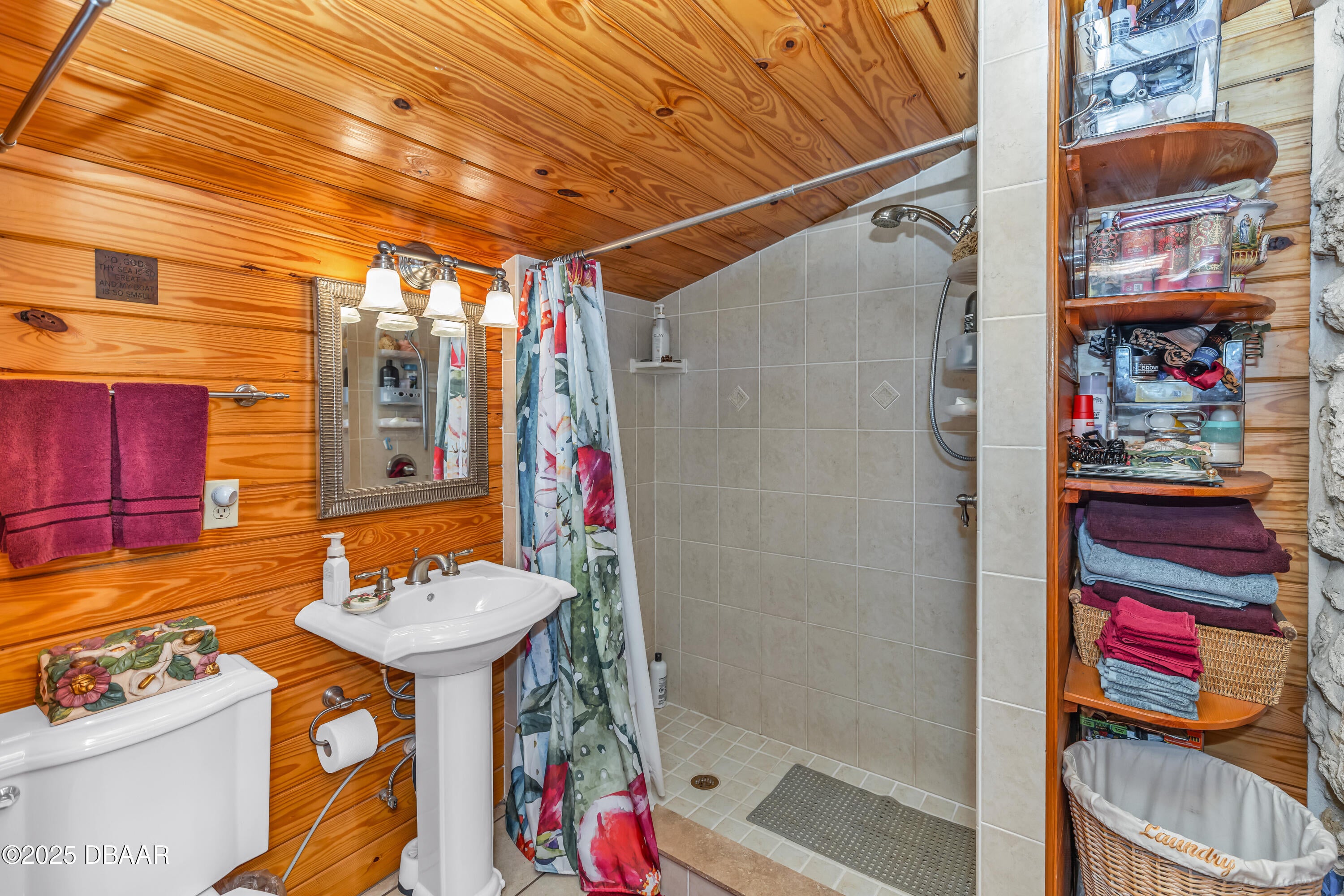 Crystal River, Florida, 34428, United States, 6 Bedrooms Bedrooms, ,5 BathroomsBathrooms,Residential,Active,1942404