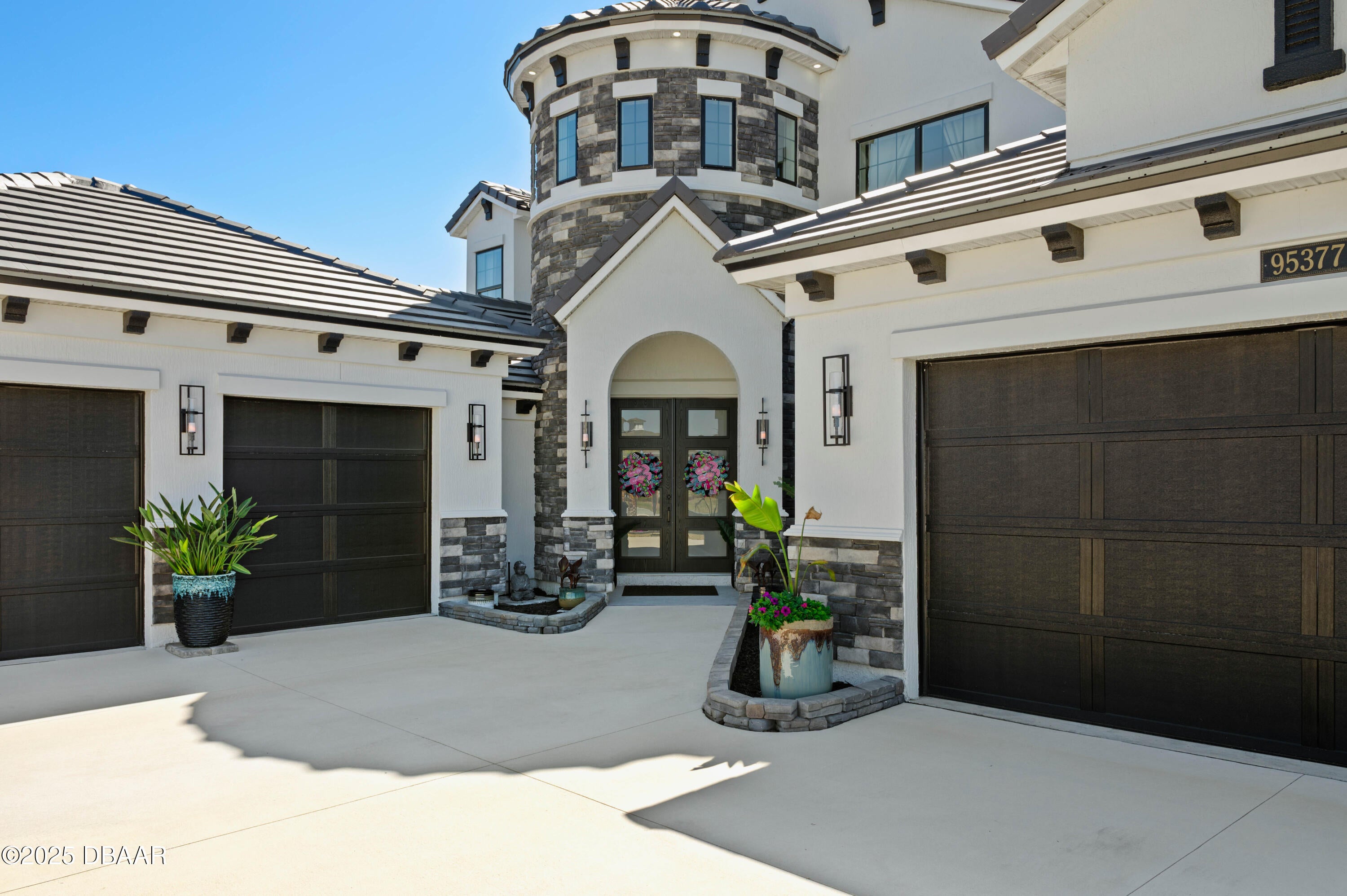 Fernandina Beach, Florida, 32034, United States, 5 Bedrooms Bedrooms, ,4 BathroomsBathrooms,Residential,Active,1920231