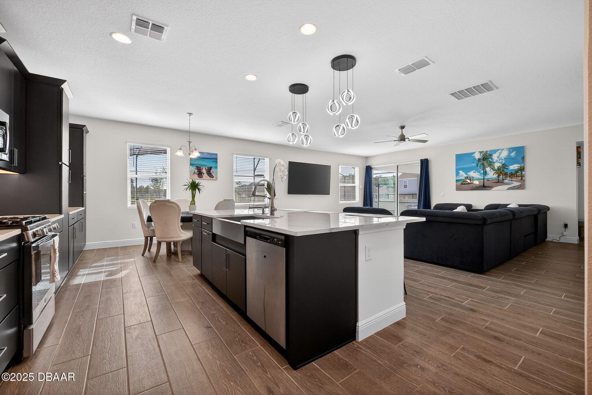 Mount Dora, Florida, 32757, United States, 7 Bedrooms Bedrooms, ,6 BathroomsBathrooms,Residential,Active,2007657