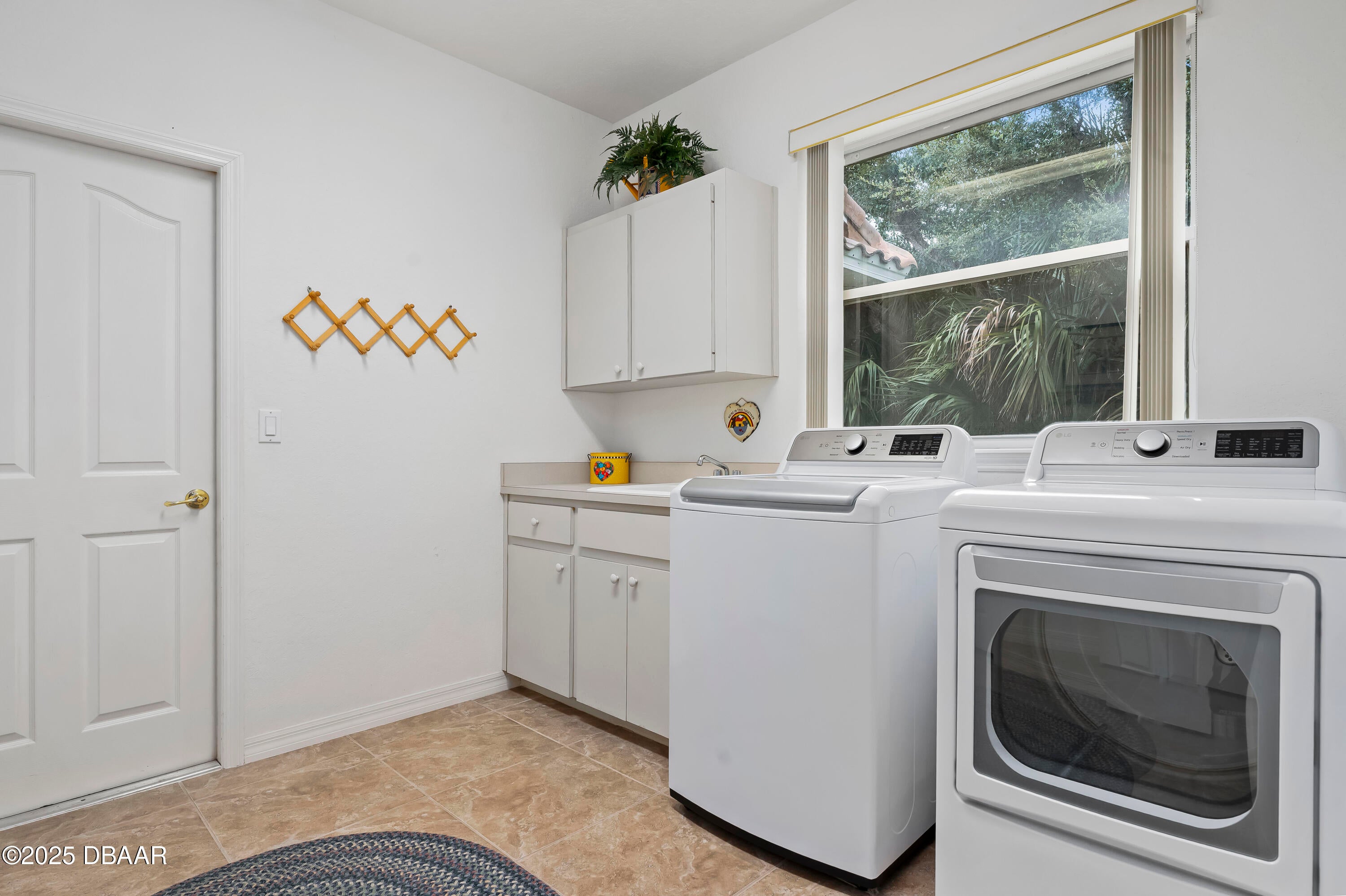 Ponce Inlet, Florida, 32127, United States, 4 Bedrooms Bedrooms, ,3 BathroomsBathrooms,Residential,Active,1967109