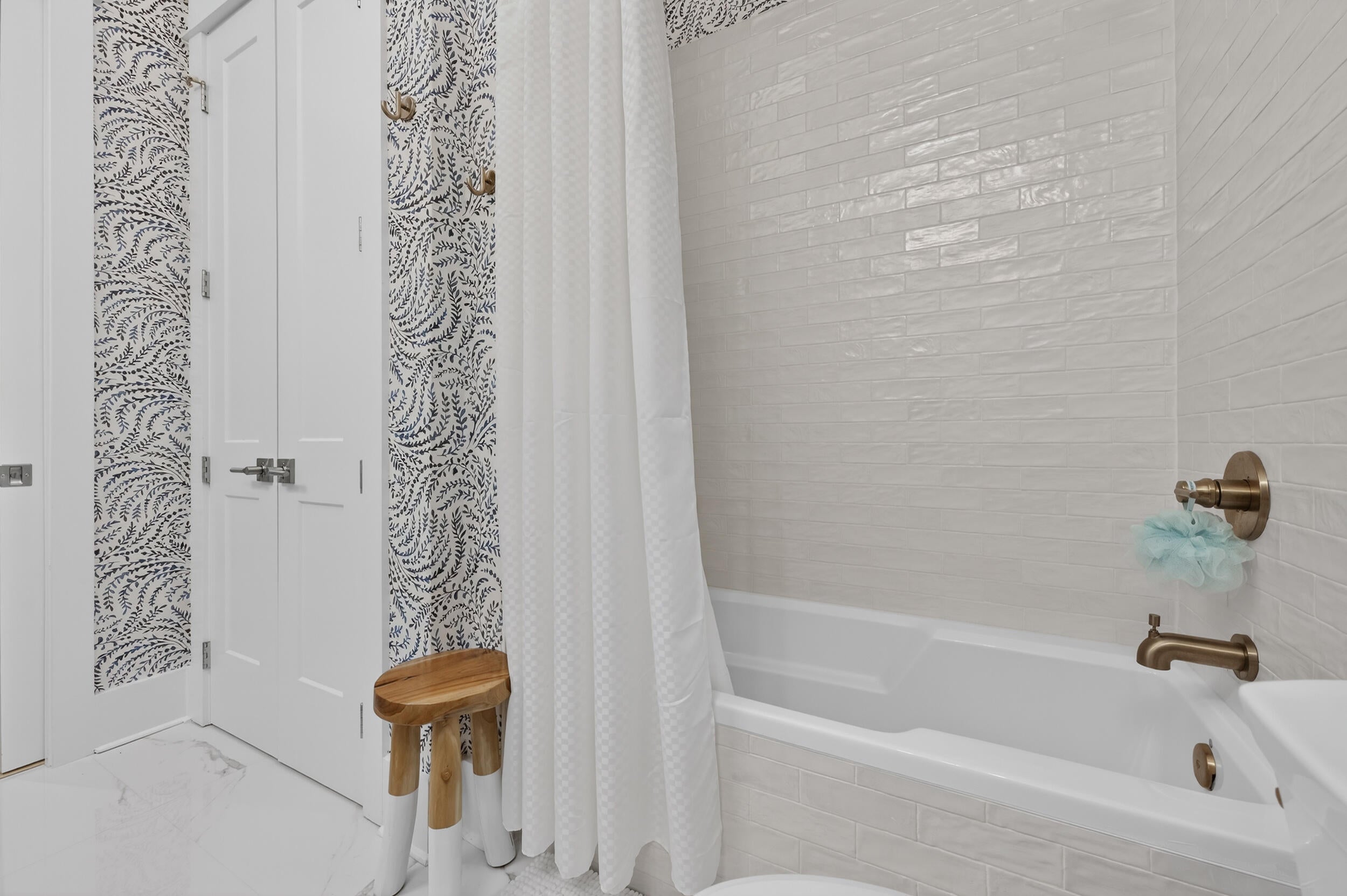 Santa Rosa Beach, Florida, 32459, United States, 3 Bedrooms Bedrooms, ,4 BathroomsBathrooms,Residential,Active,2018189