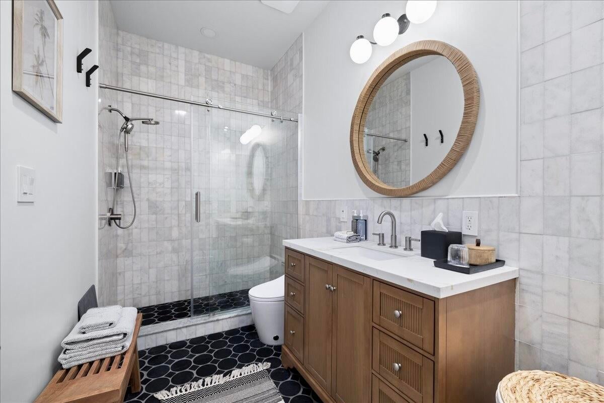 Destin, Florida, 32541, United States, 4 Bedrooms Bedrooms, ,4 BathroomsBathrooms,Residential,Active,1992549