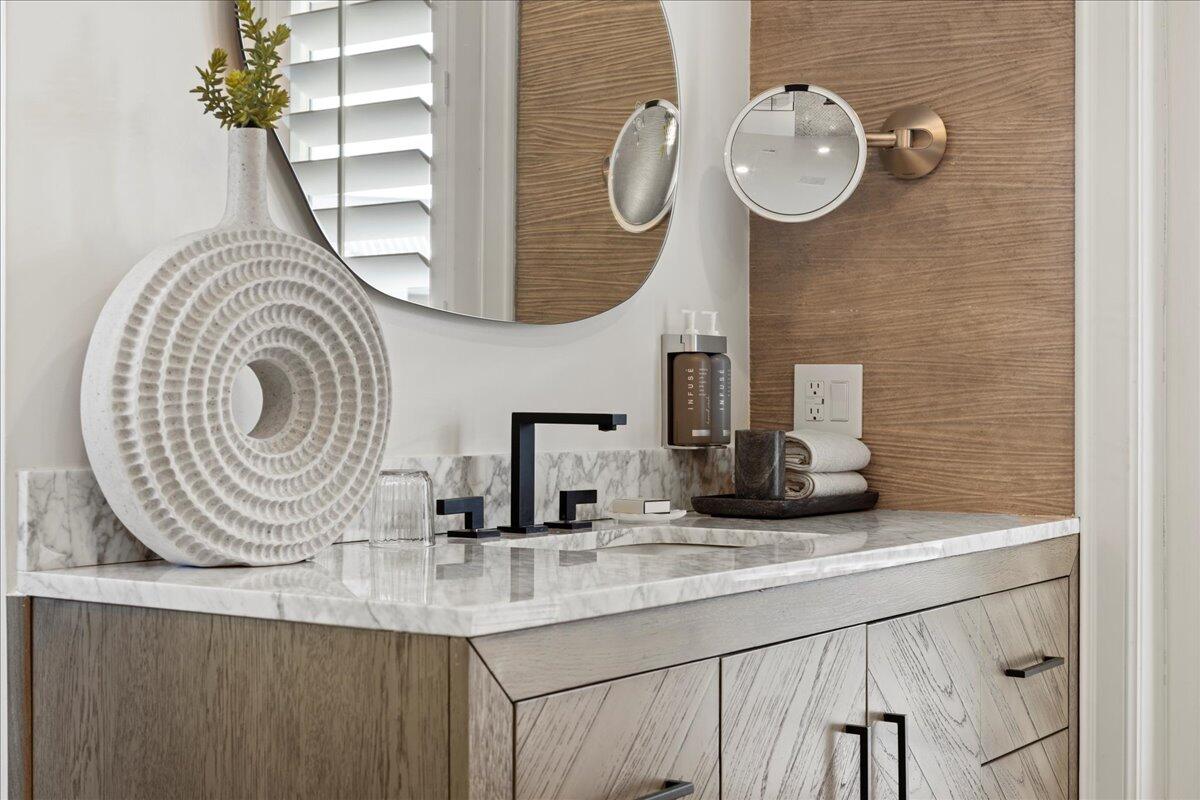 Destin, Florida, 32541, United States, 4 Bedrooms Bedrooms, ,4 BathroomsBathrooms,Residential,Active,1992549