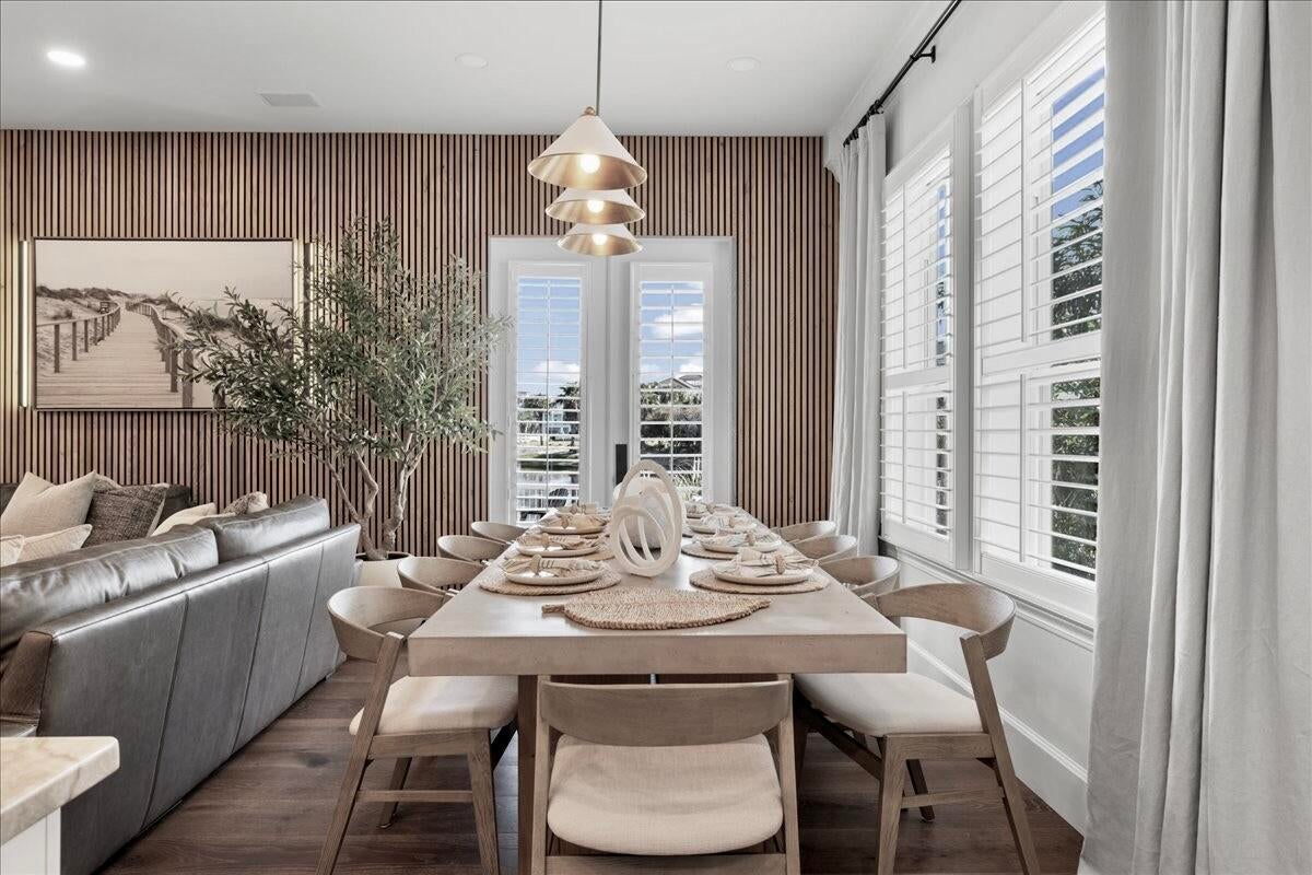 Destin, Florida, 32541, United States, 4 Bedrooms Bedrooms, ,4 BathroomsBathrooms,Residential,Active,1992549