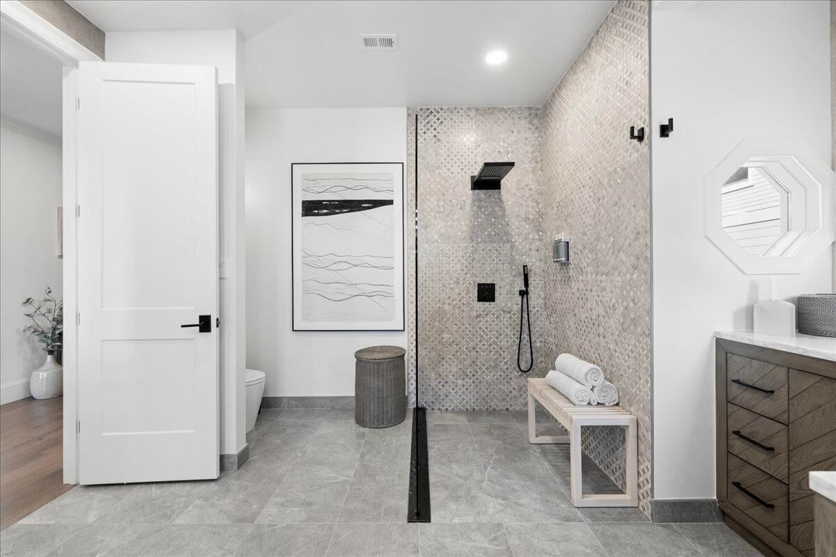 Destin, Florida, 32541, United States, 4 Bedrooms Bedrooms, ,4 BathroomsBathrooms,Residential,Active,1992549