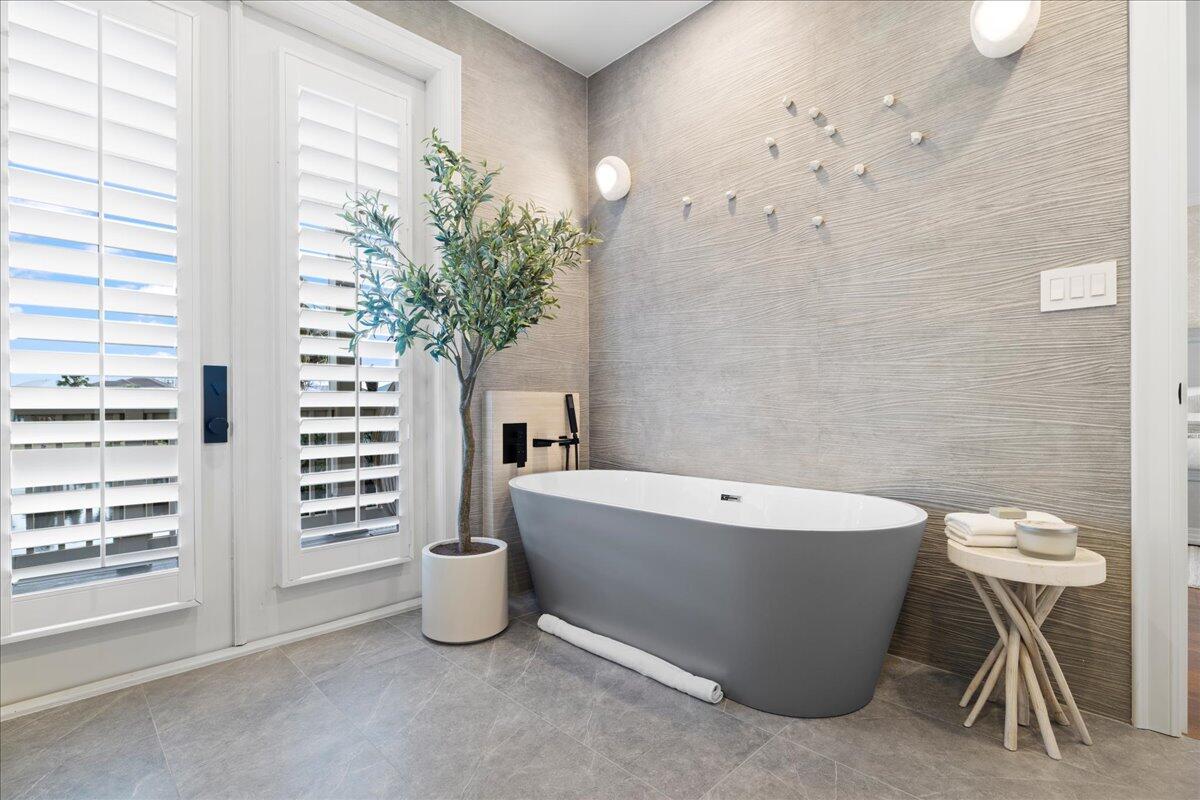 Destin, Florida, 32541, United States, 4 Bedrooms Bedrooms, ,4 BathroomsBathrooms,Residential,Active,1992549