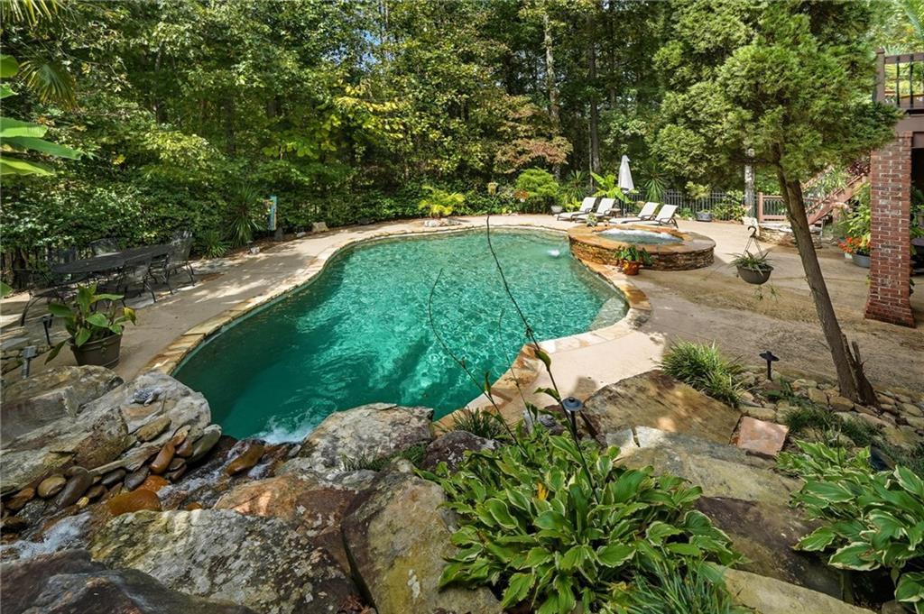 Canton, Georgia, 30114, United States, 6 Bedrooms Bedrooms, ,5 BathroomsBathrooms,Residential,Active,1972202