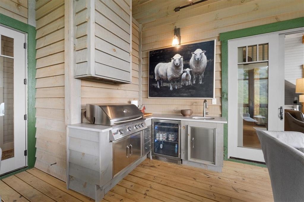 Ellijay, Georgia, 30540, United States, 5 Bedrooms Bedrooms, ,7 BathroomsBathrooms,Residential,Active,2017088