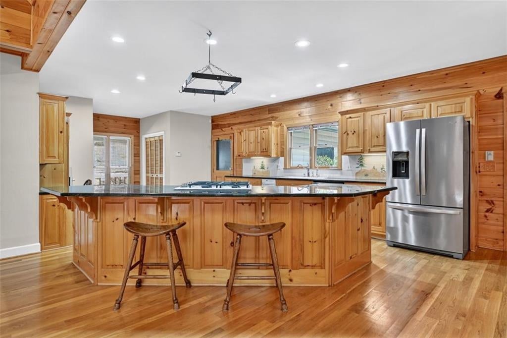 Ellijay, Georgia, 30536, United States, 3 Bedrooms Bedrooms, ,5 BathroomsBathrooms,Residential,Active,1933729